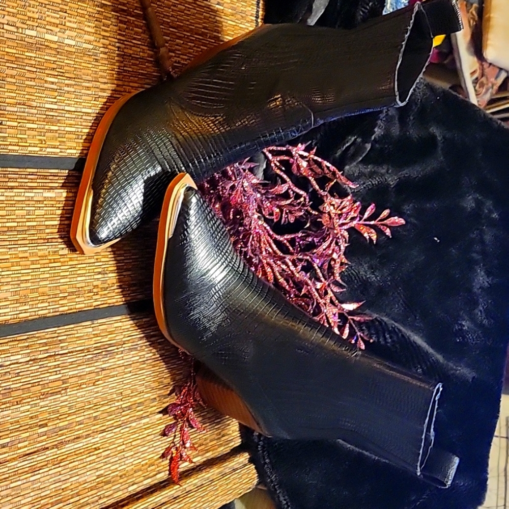 Arider Girl ankle boots, size 9